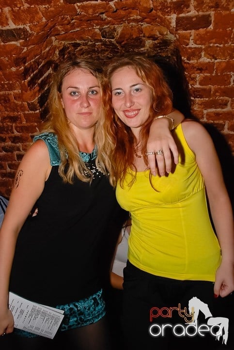 Seară de joi în Club Escape,