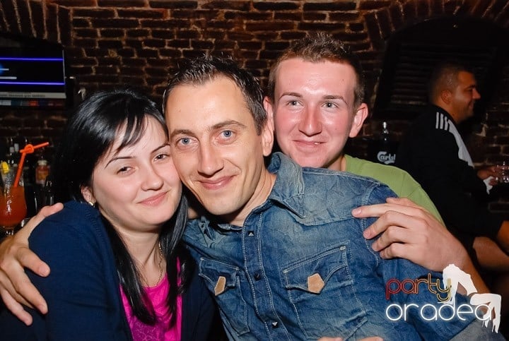 Seară de joi în Club Escape,