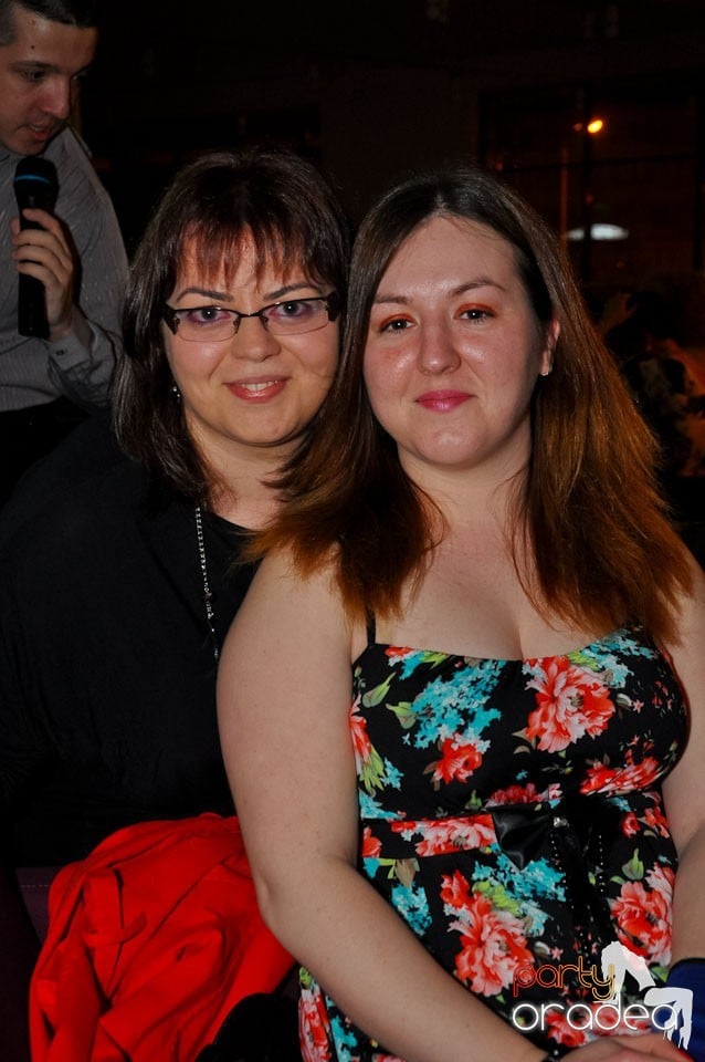 Seară de karaoke în Blondy's, 