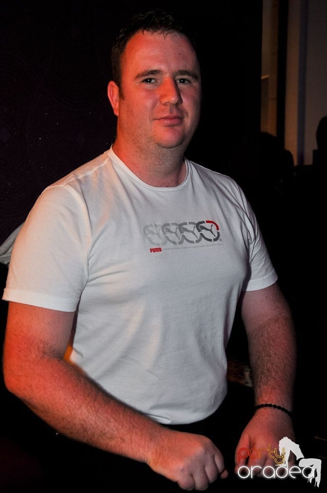 Seară de karaoke în Blondy's, 