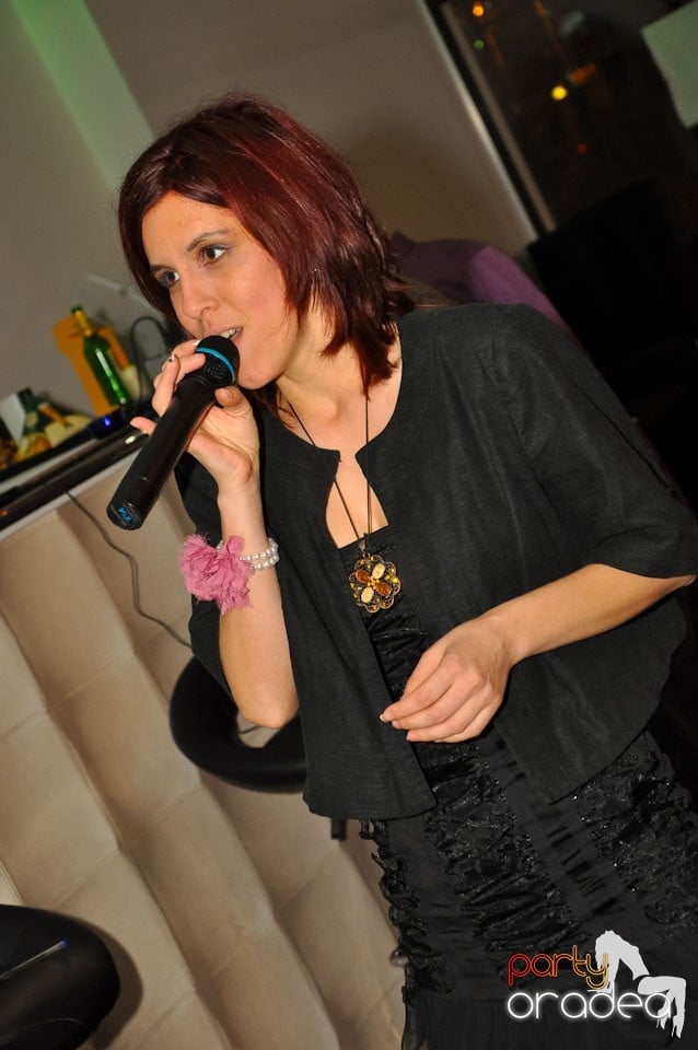 Seară de karaoke în Blondy's, 