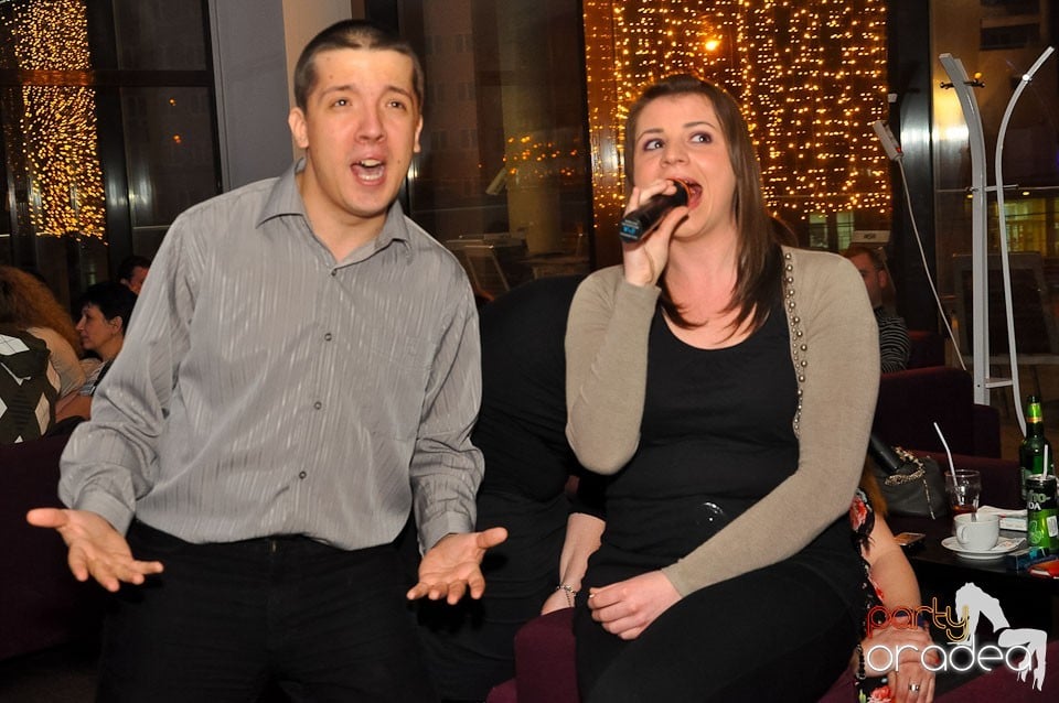 Seară de karaoke în Blondy's, 