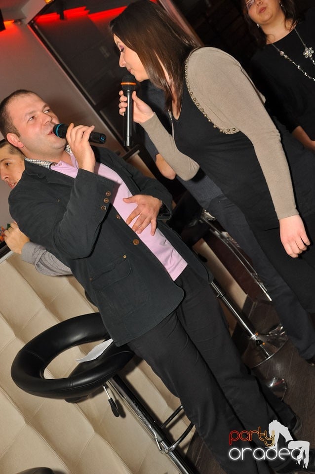 Seară de karaoke în Blondy's, 