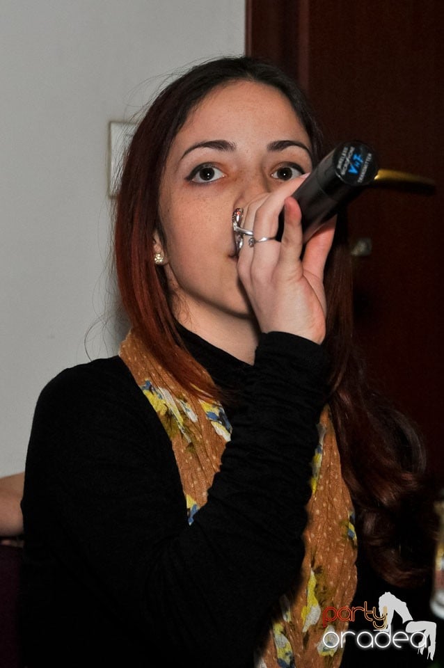 Seară de karaoke în Blondy's, 