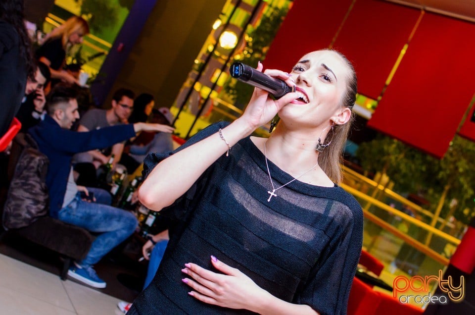 Seară de karaoke, Billy Art Club