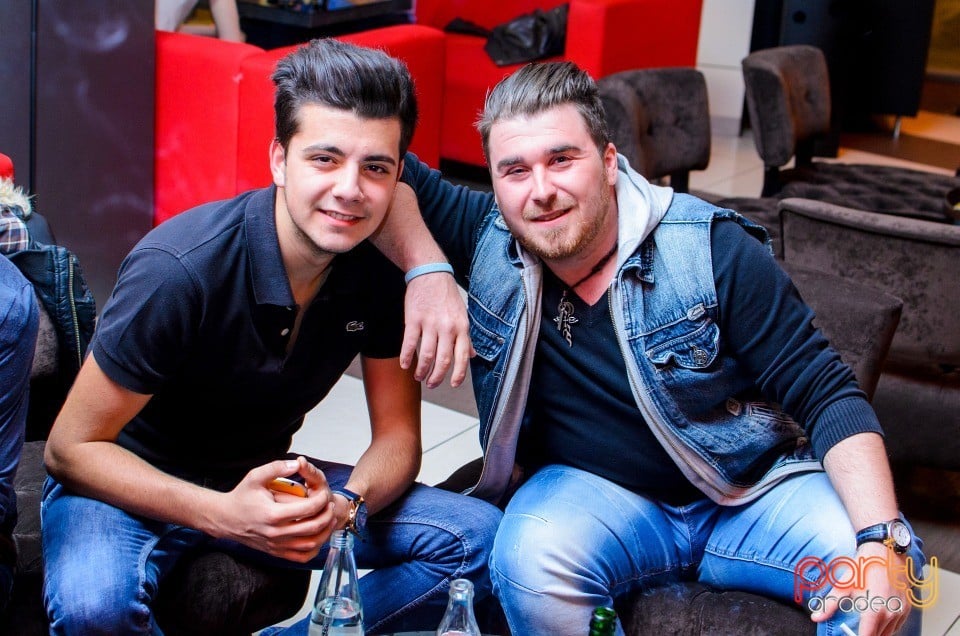 Seară de karaoke, Billy Art Club