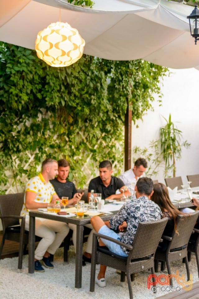 Seară De Peşte, Fructe De Mare & Grill, Vine Summer Garden & Grill