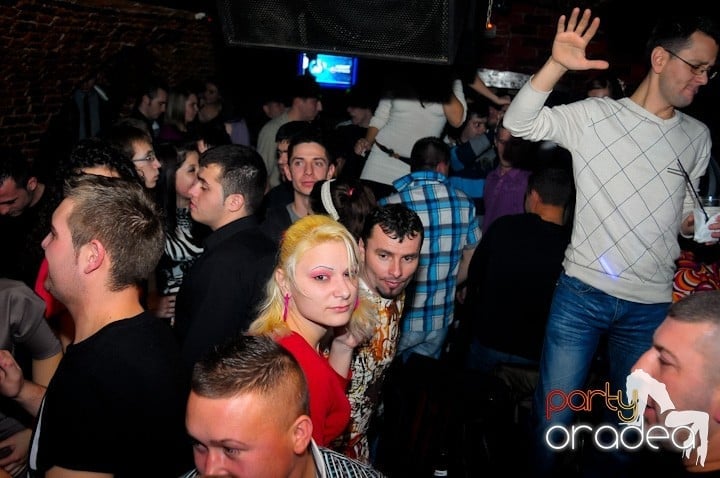 Seară de seară în Escape,