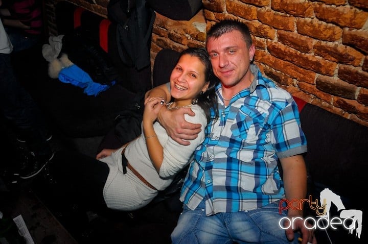 Seară de seară în Escape,