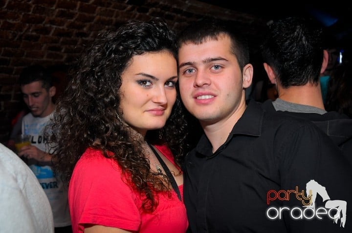 Seară de seară în Escape,