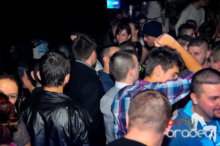Seară de seară în Escape,