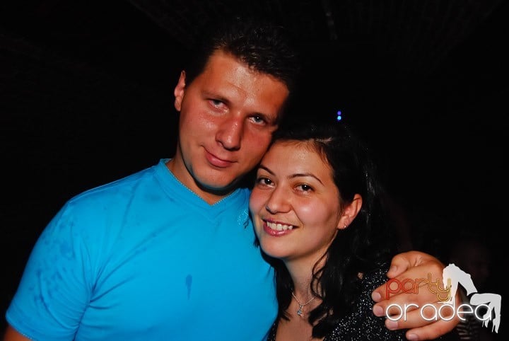 Seară incendiară în Club Escape,