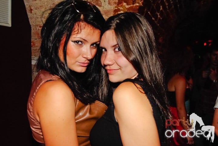 Seară incendiară în Club Escape, 