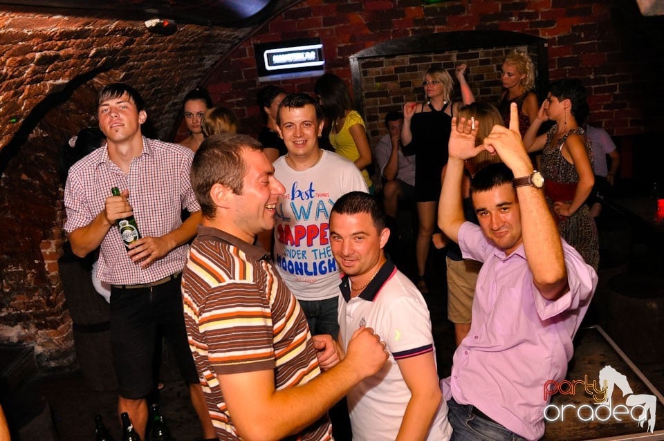 Seara promoţiilor în Club Escape, 