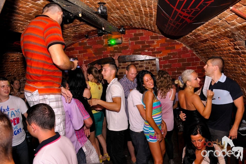 Seara promoţiilor în Club Escape, 