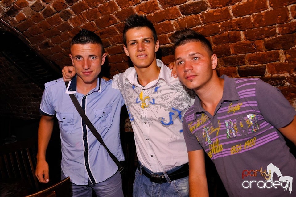 Seara promoţiilor în Club Escape, 