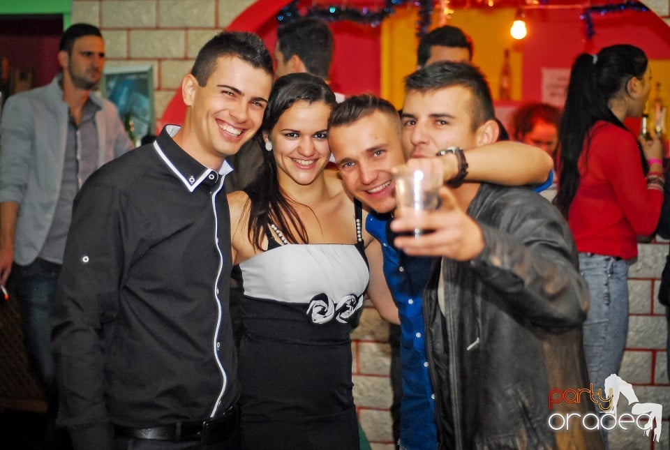 Season Opening Party, Royal Party House