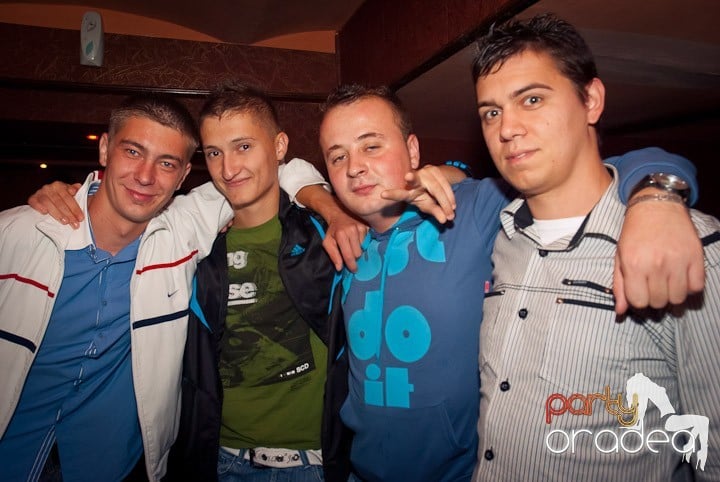 Seven sâmbătă noaptea, 