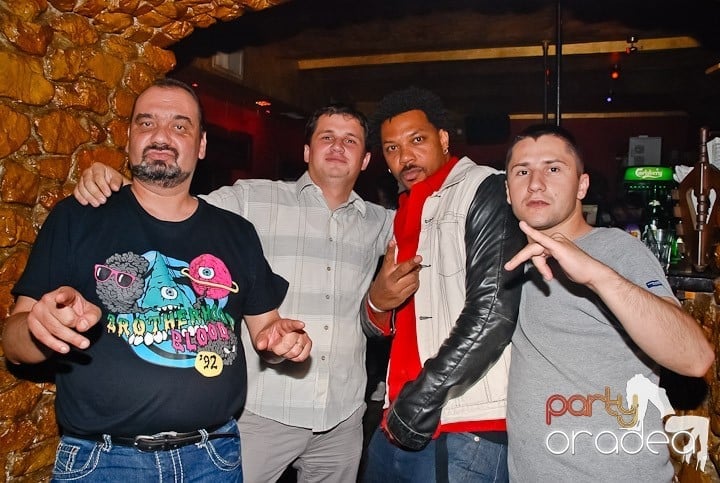 Sfârşit de săptămână cu distracţie şi muzică bună în Downtown,