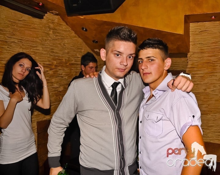 Sfârşit de săptămână cu distracţie şi muzică bună în Downtown,