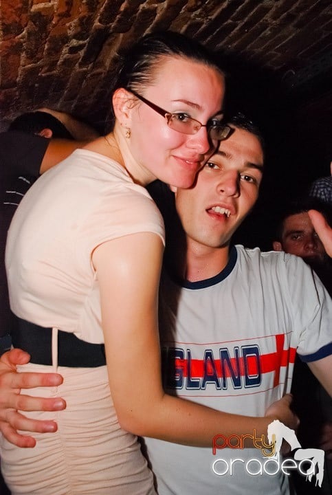 Sfârşit de săptămână în Club Escape, 