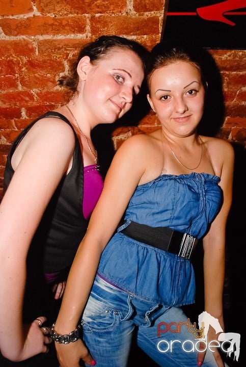 Sfârşit de săptămână în Club Escape, 