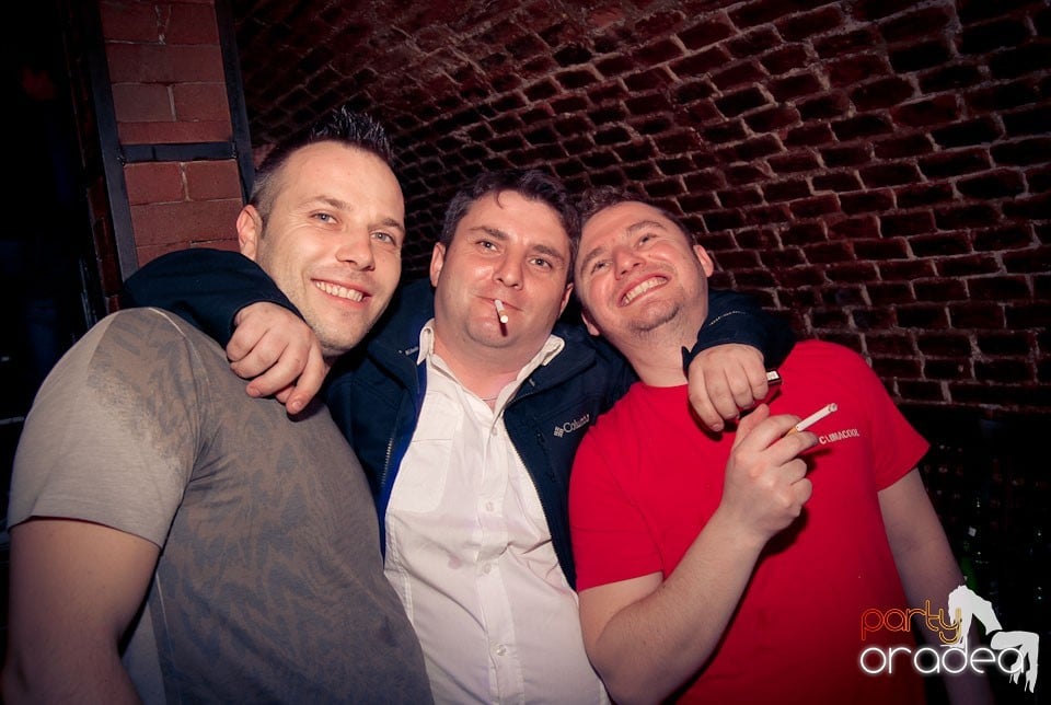 Sfârşit de săptămână în Club Escape, 