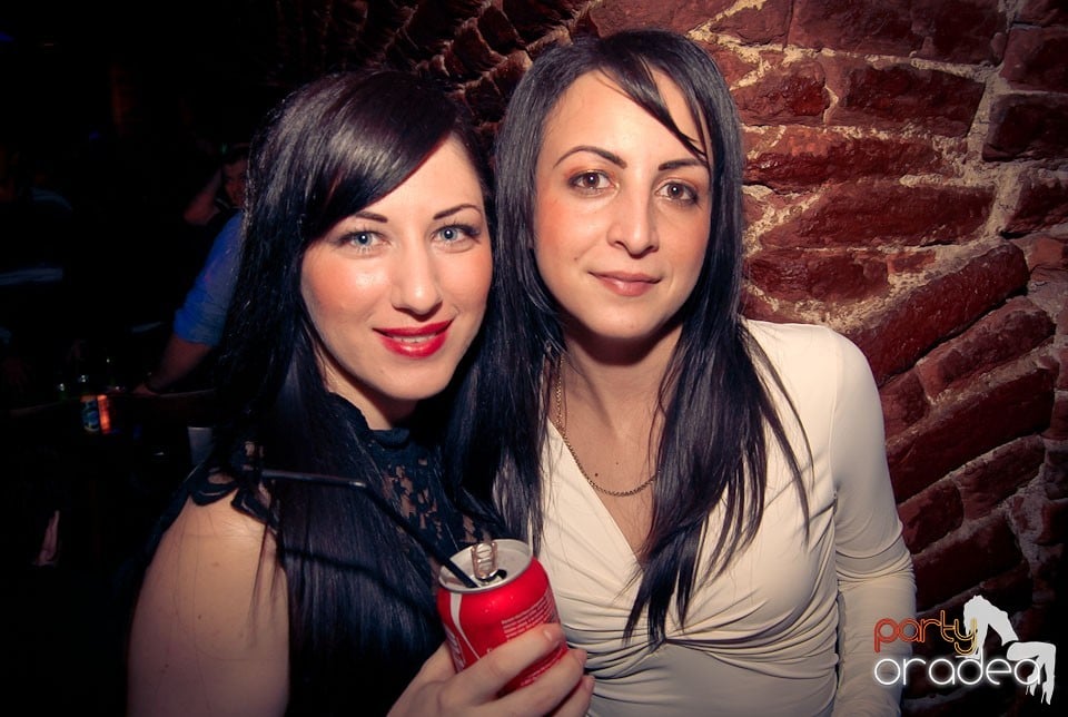 Sfârşit de săptămână în Club Escape, 