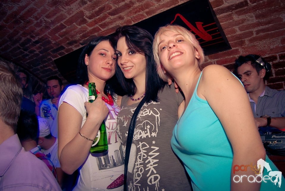 Sfârşit de săptămână în Club Escape, 