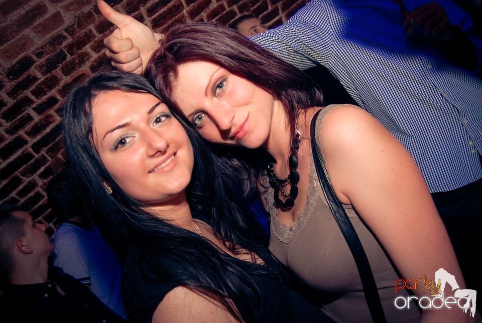 Sfârşit de săptămână în Club Escape, 