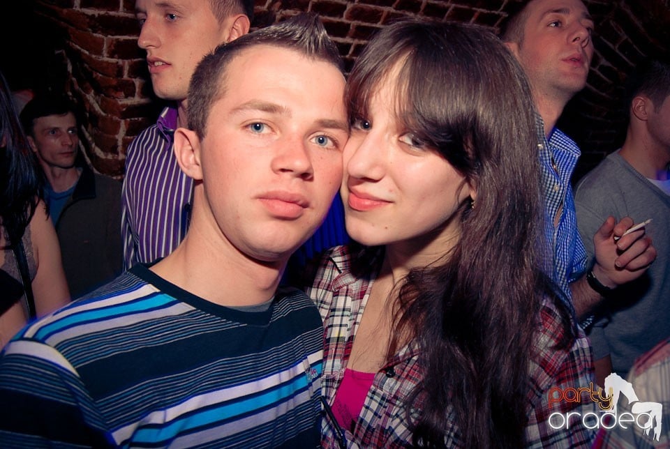 Sfârşit de săptămână în Club Escape, 