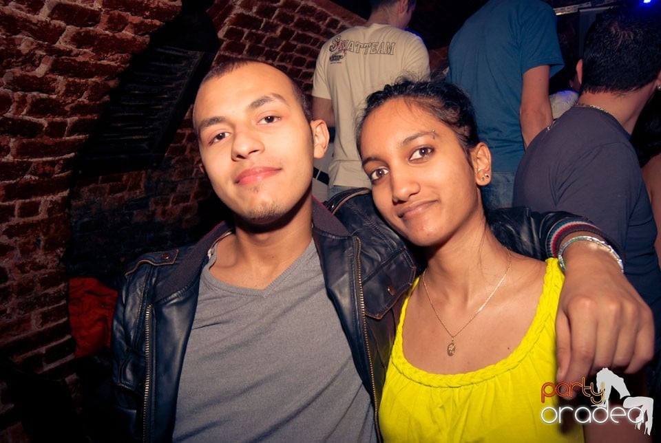 Sfârşit de săptămână în Club Escape, 