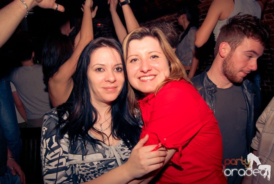 Sfârşit de săptămână în Club Escape, 