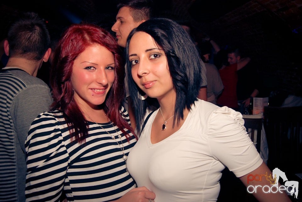 Sfârşit de săptămână în Club Escape, 