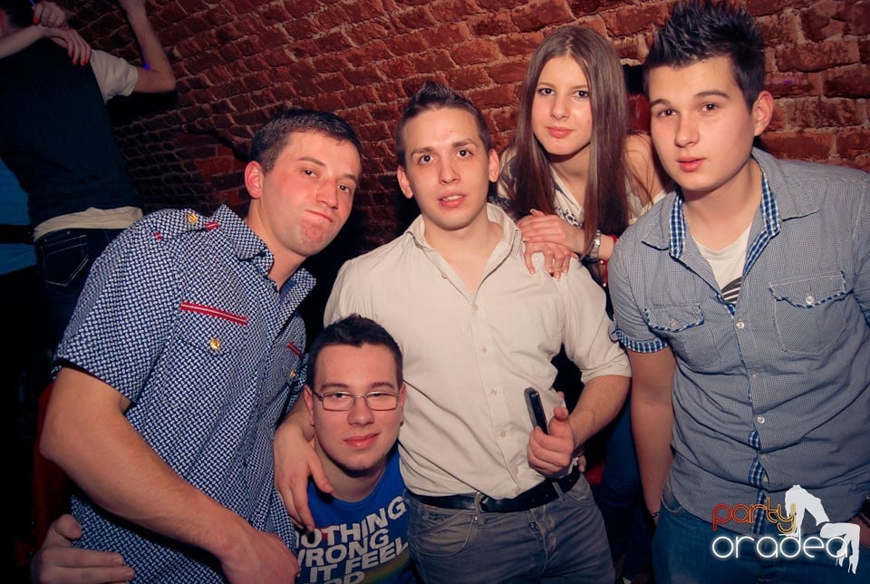 Sfârşit de săptămână în Club Escape, 