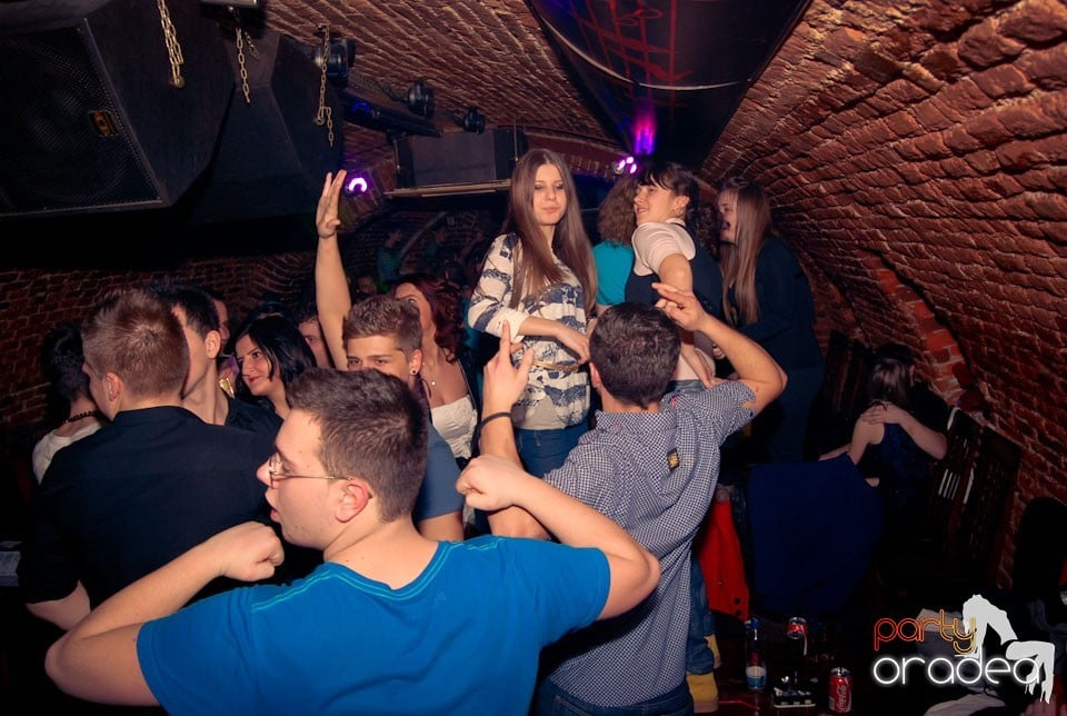 Sfârşit de săptămână în Club Escape, 