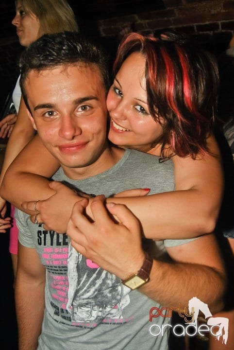 Sfârşit de săptămână în Club Escape, 