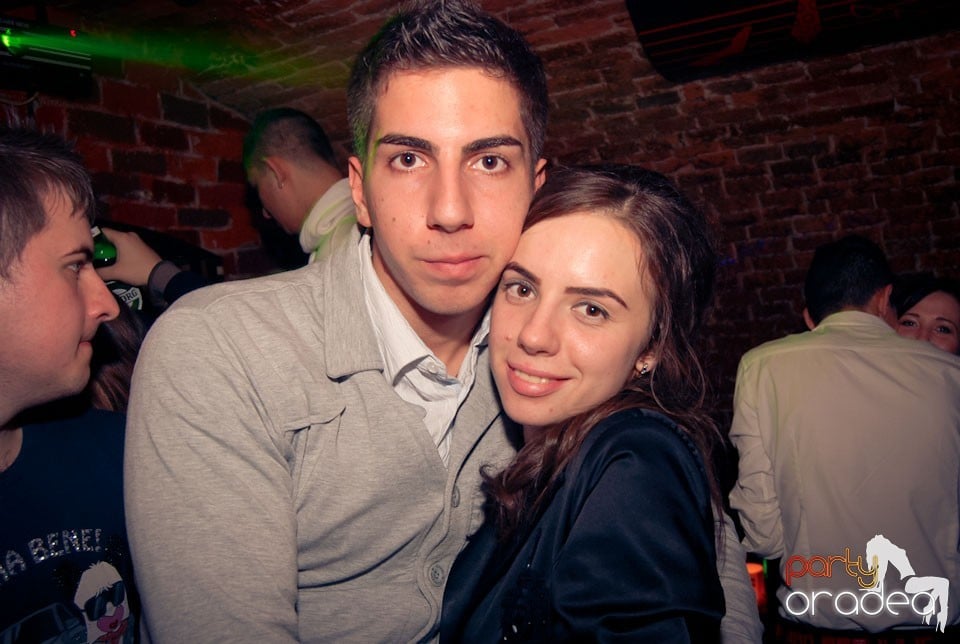 Sfârşit de săptămână în Club Escape, 