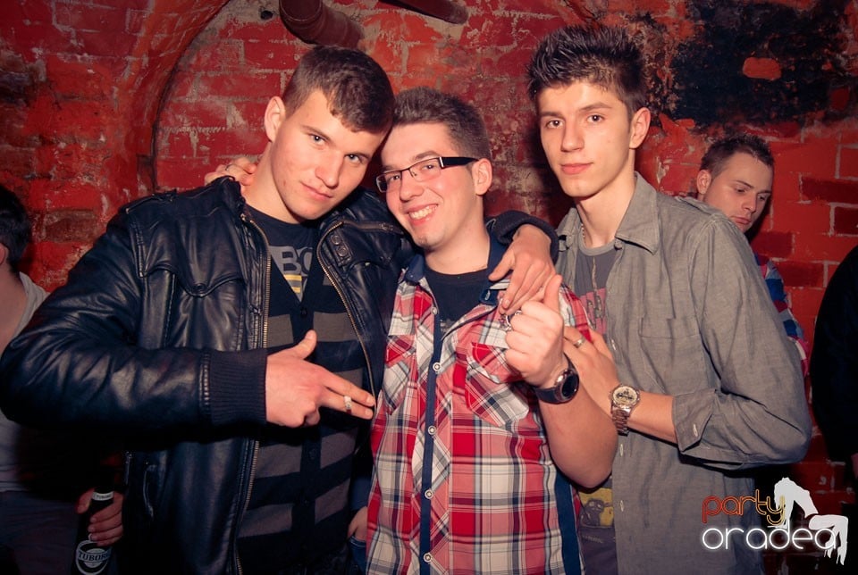 Sfârşit de săptămână în Club Escape, 