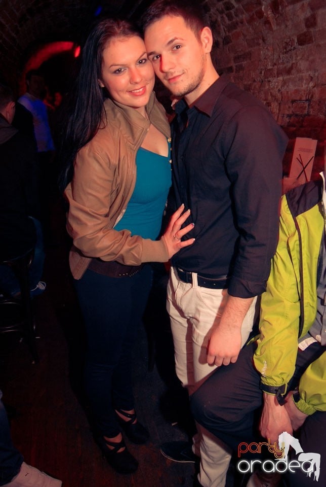 Sfârşit de săptămână în Club Escape, 