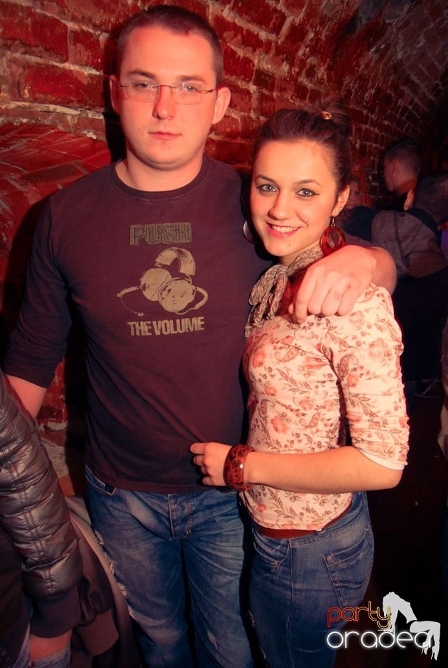 Sfârşit de săptămână în Club Escape, 