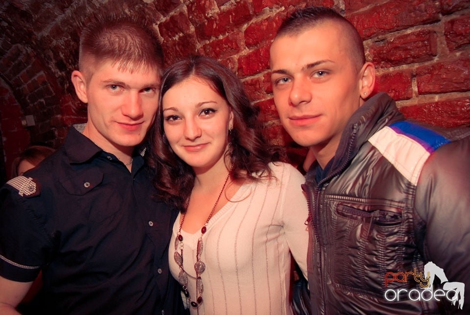 Sfârşit de săptămână în Club Escape, 