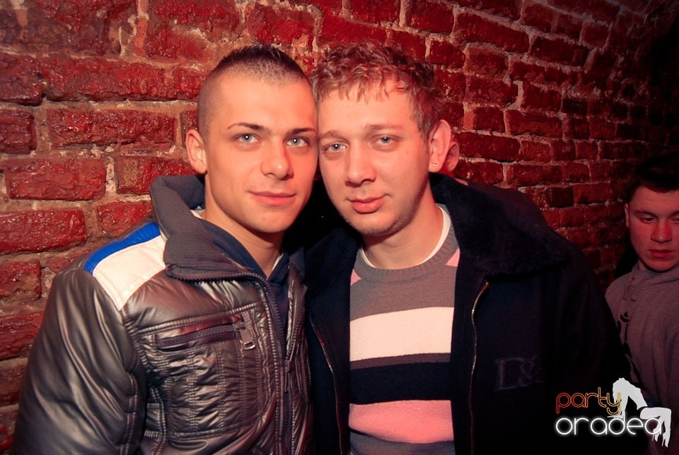 Sfârşit de săptămână în Club Escape, 