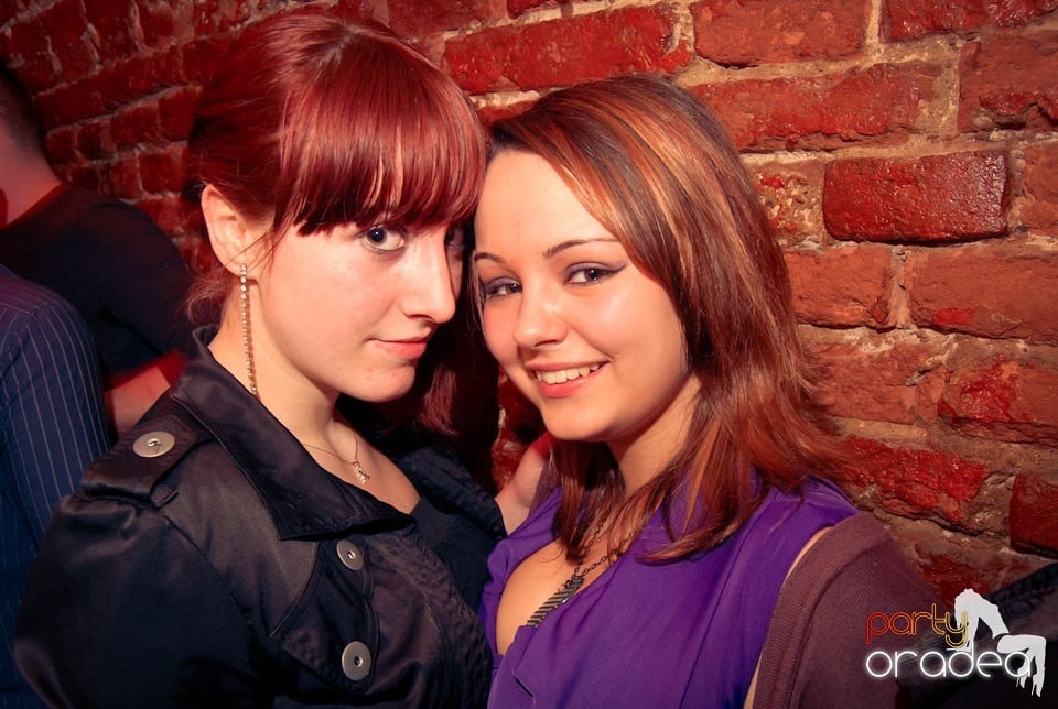 Sfârşit de săptămână în Club Escape, 