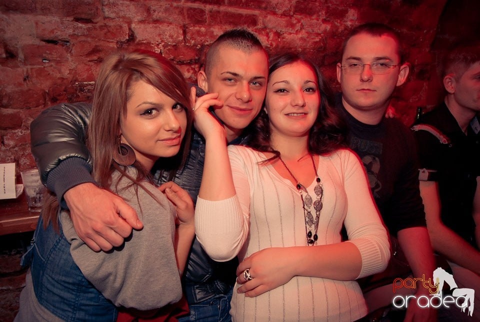 Sfârşit de săptămână în Club Escape, 