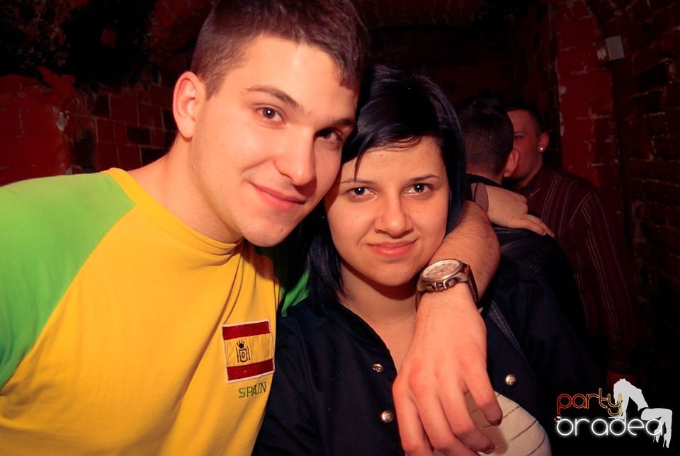 Sfârşit de săptămână în Club Escape, 