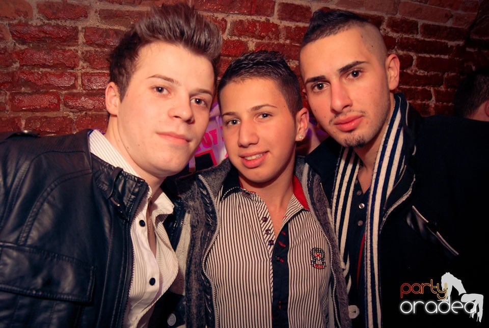 Sfârşit de săptămână în Club Escape, 