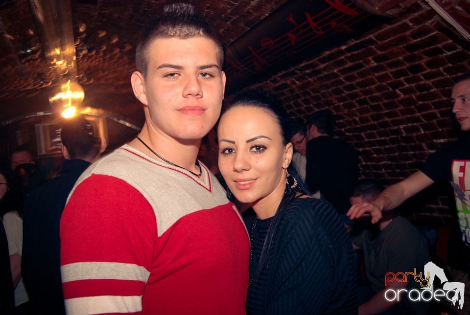 Sfârşit de săptămână în Club Escape, 