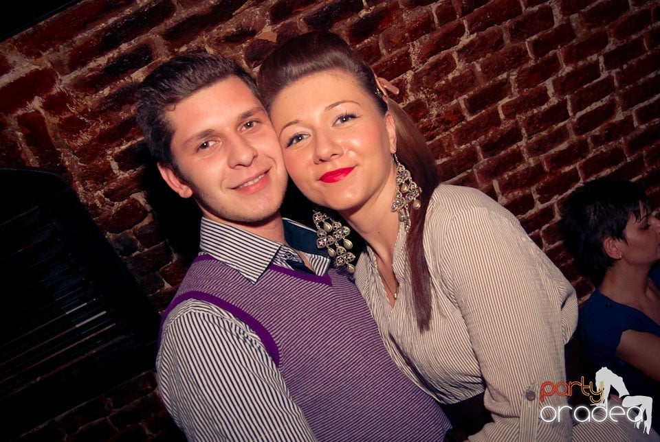 Sfârşit de săptămână în Club Escape, 