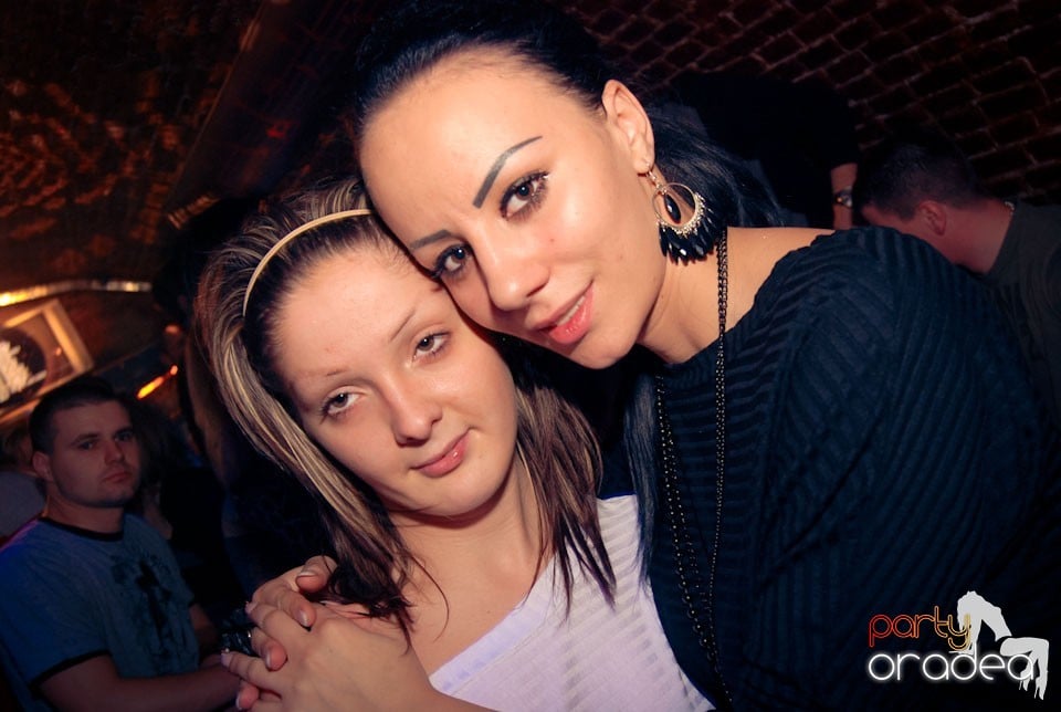 Sfârşit de săptămână în Club Escape, 